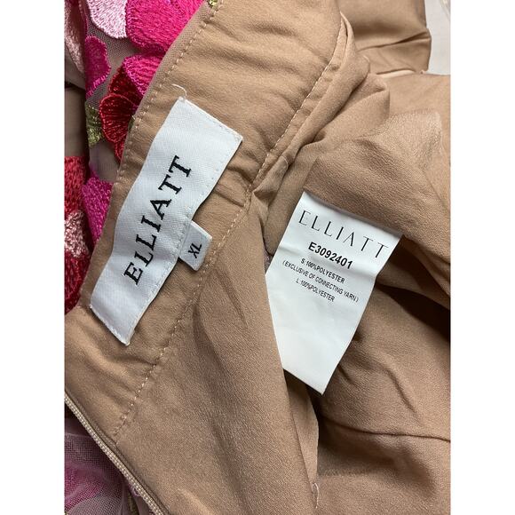 Elliatt Pink Floral Dress - Picture 4 of 5